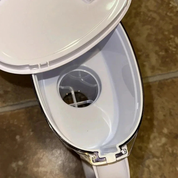 (SALE!!) BRITA WATER FILTER SYSTEM Pitcher OB11 & 1 NWT BRITA FILTER - Picture 3 of 8